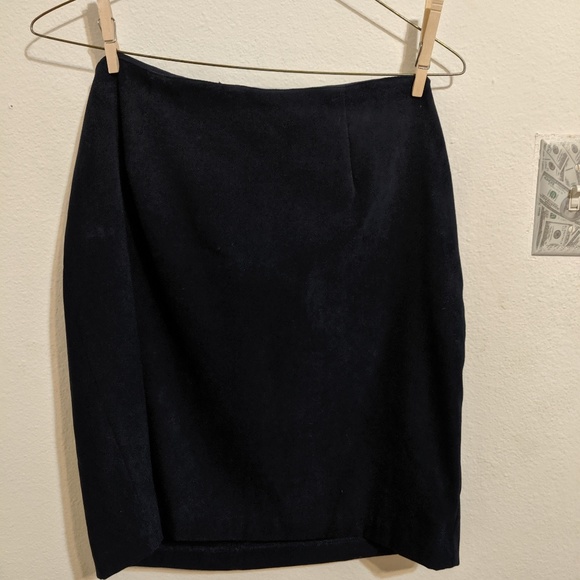 Clothes - Picture 3 of 8